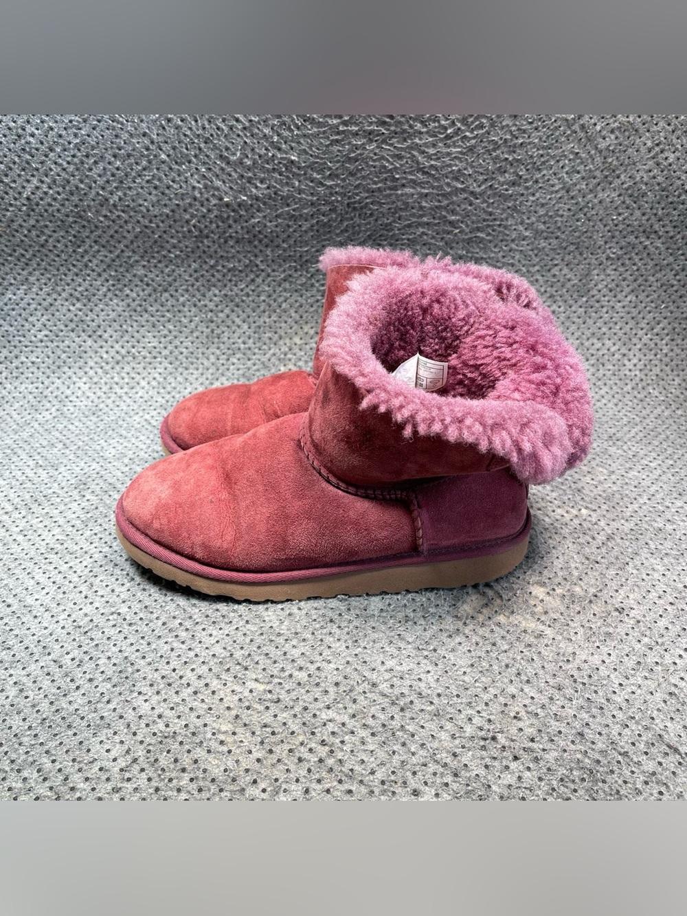 Ugg Mini Bailey Bow II Pink Boots Size 5 Women’s